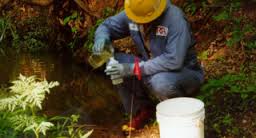 sample-collecting-environmental-consulting
